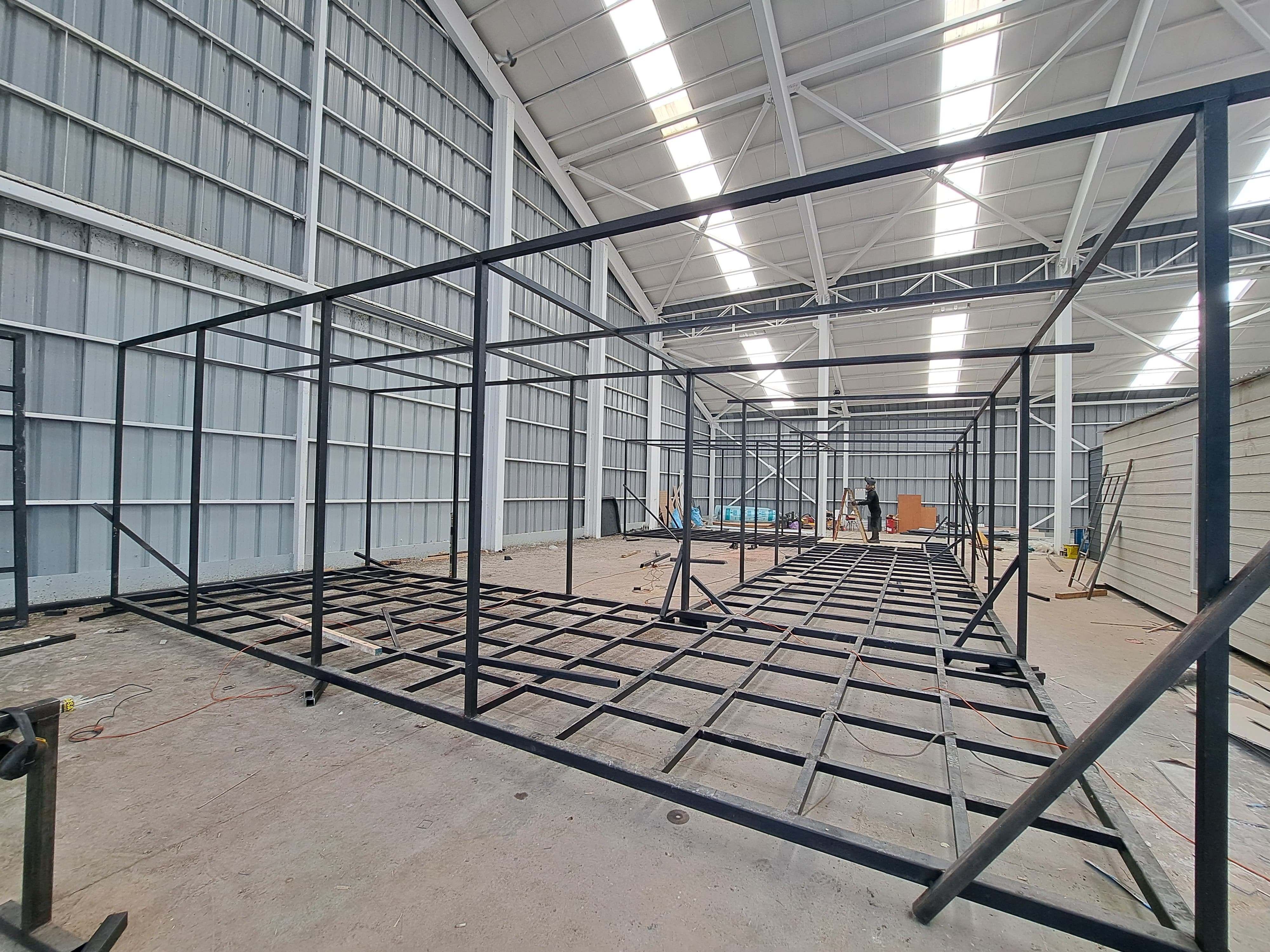 Instalación de aislación multicapa y tabiquería estructural